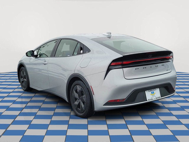 2025 Toyota Prius LE