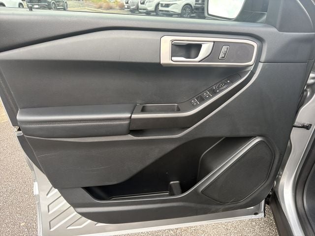 2020 Ford Explorer Base