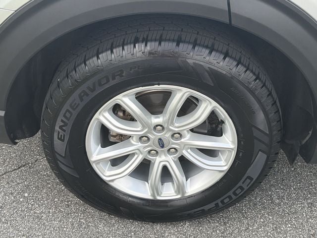 2020 Ford Explorer Base