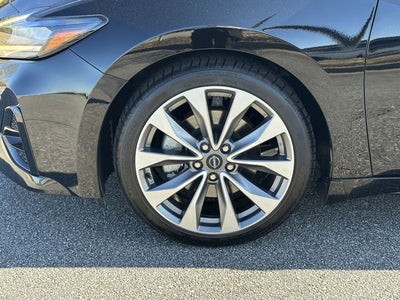 2023 Nissan Maxima Platinum