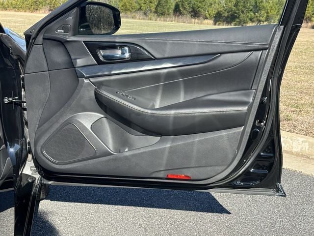 2023 Nissan Maxima Platinum