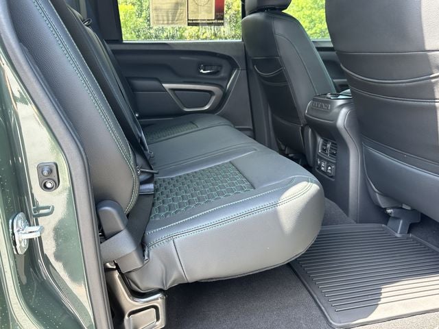 2024 Nissan Titan SV BLACK EDITION