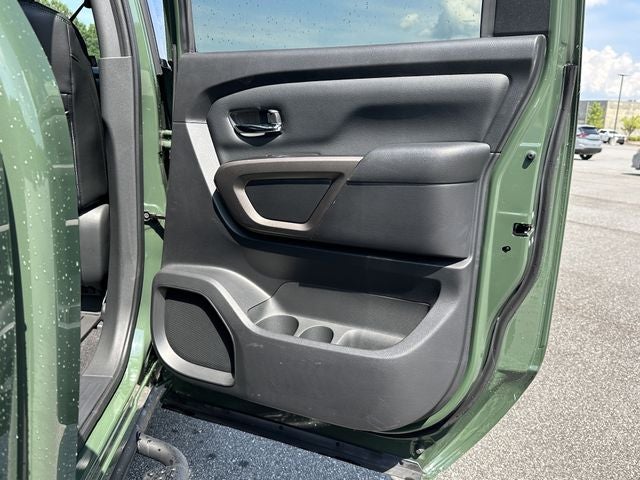 2024 Nissan Titan SV BLACK EDITION