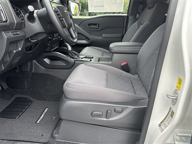 2026 Nissan Frontier SV Dark Armor