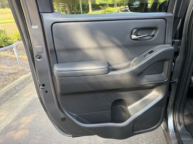 2027 Nissan Frontier SV