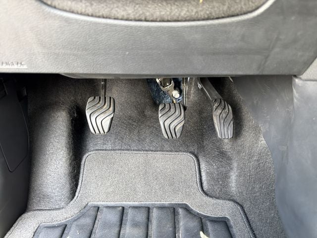 2025 Nissan Versa 1.6 S Manual