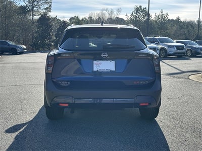 2025 Nissan Kicks SR
