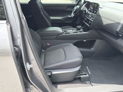 2024 Nissan Pathfinder S