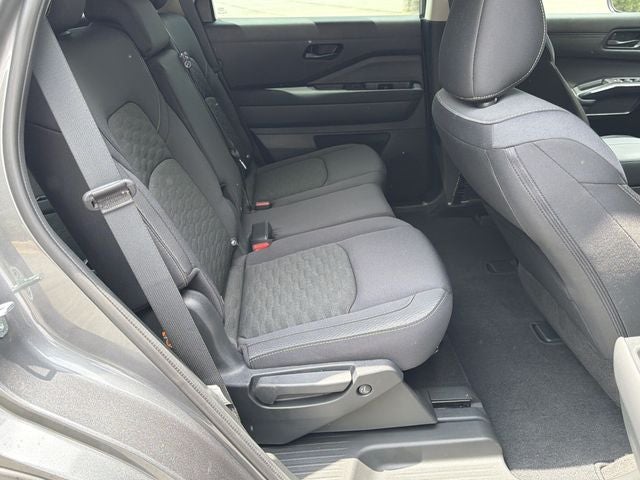 2024 Nissan Pathfinder S