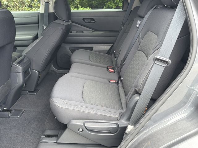2024 Nissan Pathfinder S