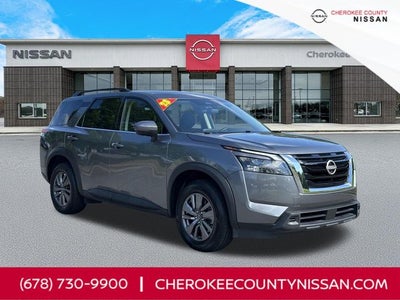 2025 Nissan Pathfinder SV