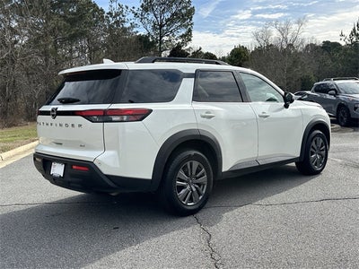 2024 Nissan Pathfinder SV