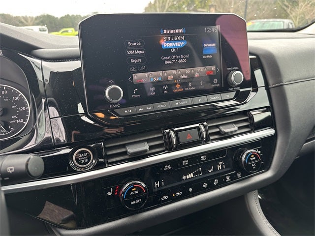 2024 Nissan Pathfinder SV