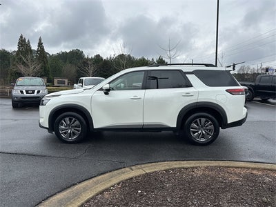 2024 Nissan Pathfinder SV