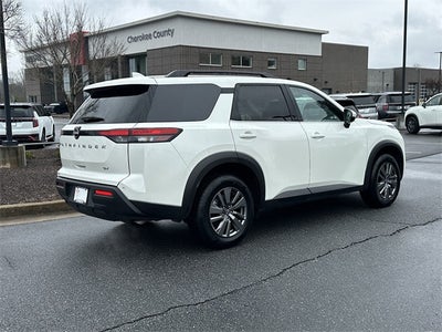 2024 Nissan Pathfinder SV