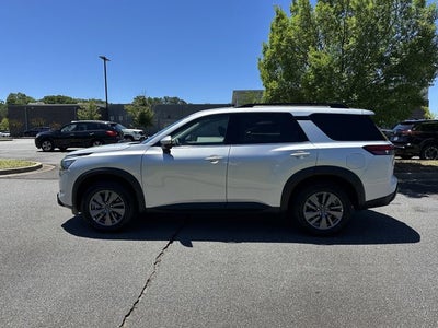 2025 Nissan Pathfinder SV