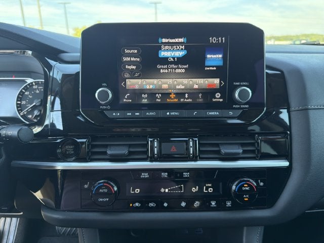2025 Nissan Pathfinder SV