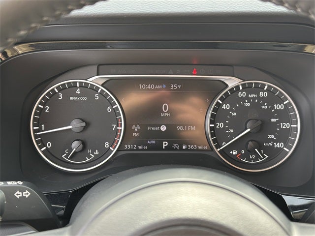 2025 Nissan Pathfinder SV