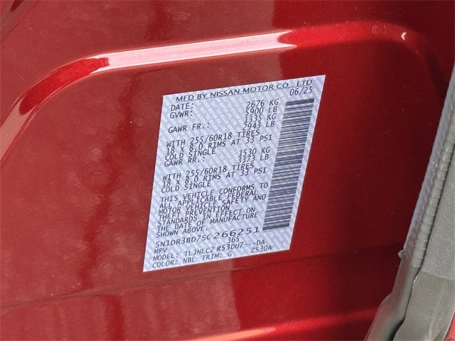 2025 Nissan Pathfinder SV