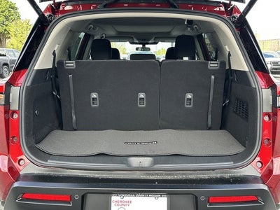 2026 Nissan Pathfinder SV