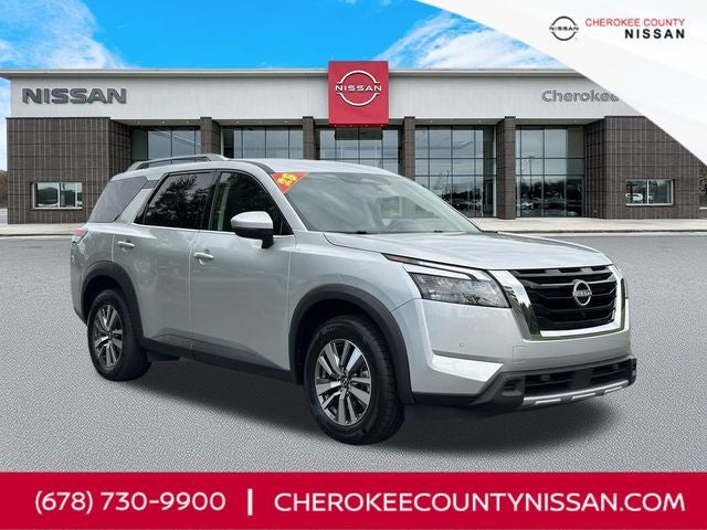 2025 Nissan Pathfinder SL