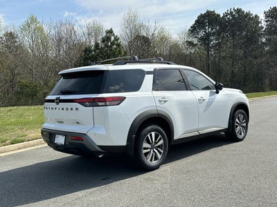 2026 Nissan Pathfinder SL