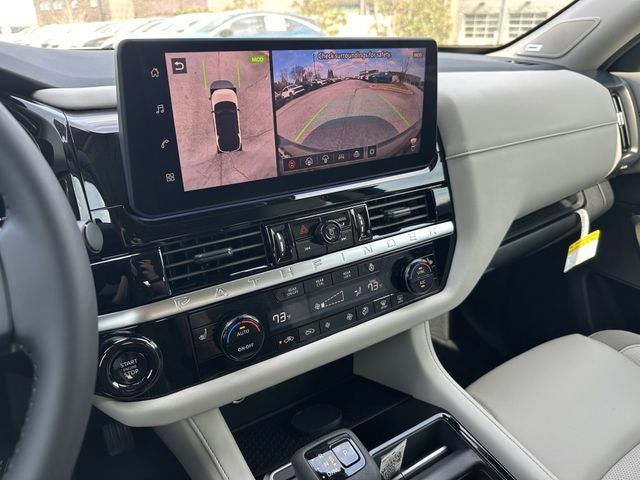 2026 Nissan Pathfinder SL