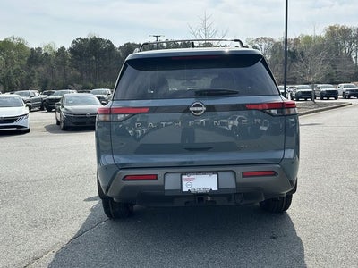 2026 Nissan Pathfinder SL