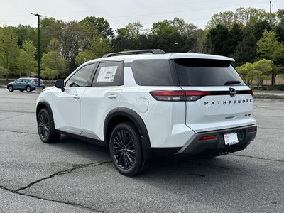 2026 Nissan Pathfinder SL