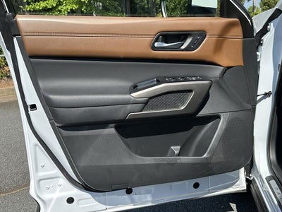 2025 Nissan Pathfinder Platinum