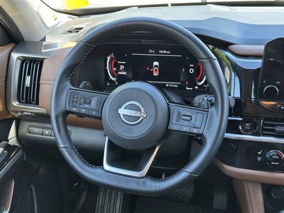 2025 Nissan Pathfinder Platinum