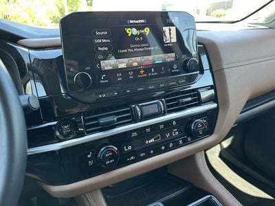 2025 Nissan Pathfinder Platinum