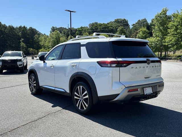 2025 Nissan Pathfinder Platinum