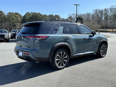 2026 Nissan Pathfinder Platinum