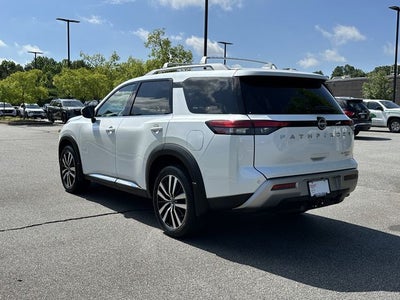 2025 Nissan Pathfinder Platinum