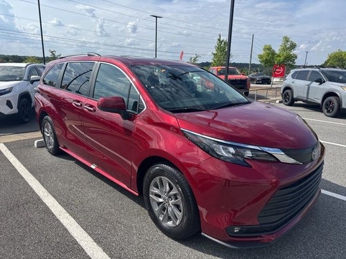 2025 Toyota Sienna XLE 7 Passenger