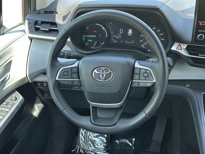 2025 Toyota Sienna XLE 8 Passenger
