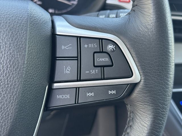2025 Toyota Sienna XLE 8 Passenger