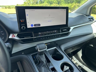 2025 Toyota Sienna XLE 8 Passenger