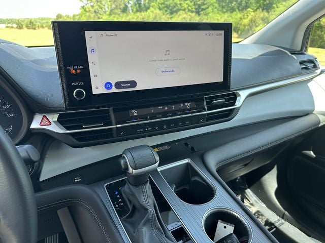 2025 Toyota Sienna XLE 8 Passenger