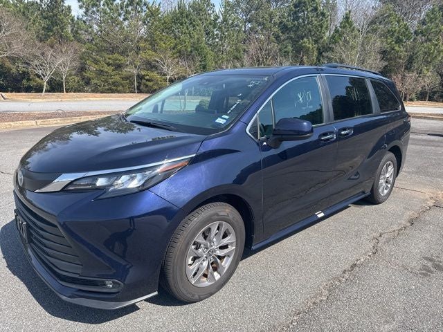 2025 Toyota Sienna XLE 7 Passenger
