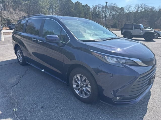 2025 Toyota Sienna XLE 7 Passenger