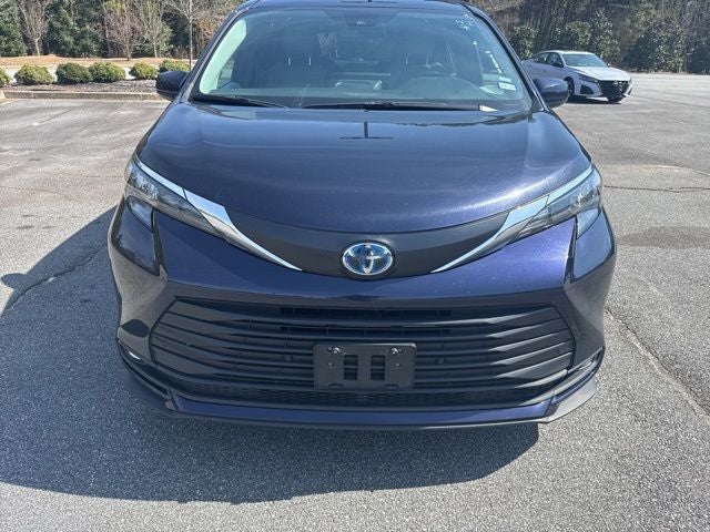 2025 Toyota Sienna XLE 7 Passenger