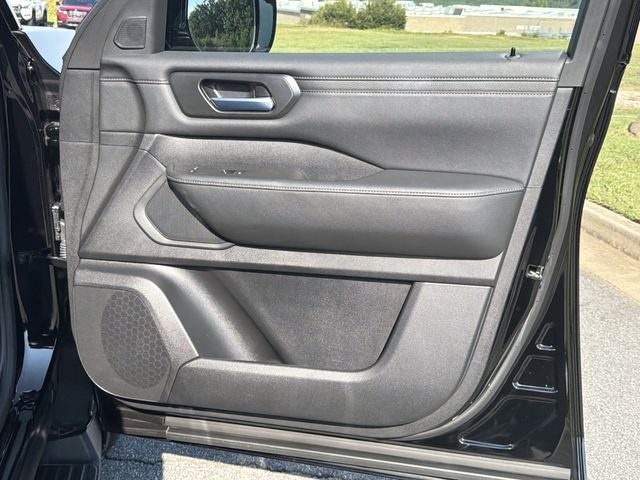 2025 Nissan Armada SV