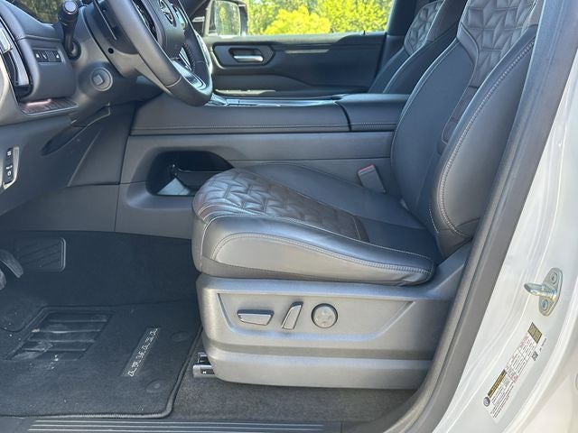 2025 Nissan Armada Platinum