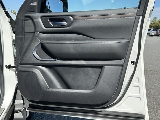 2025 Nissan Armada Platinum