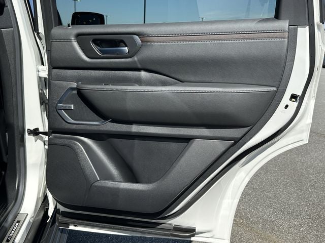 2025 Nissan Armada Platinum