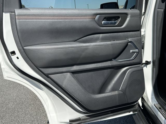 2025 Nissan Armada Platinum