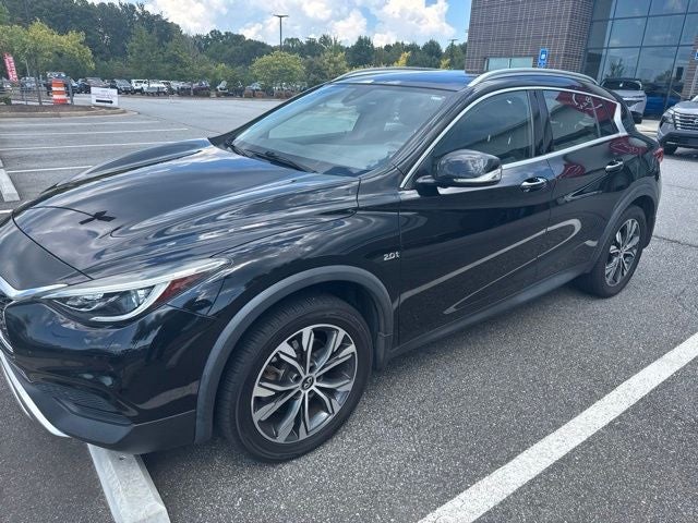 2018 INFINITI QX30 LUXE