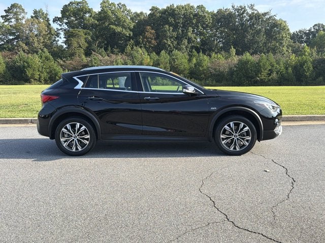 2018 INFINITI QX30 LUXE